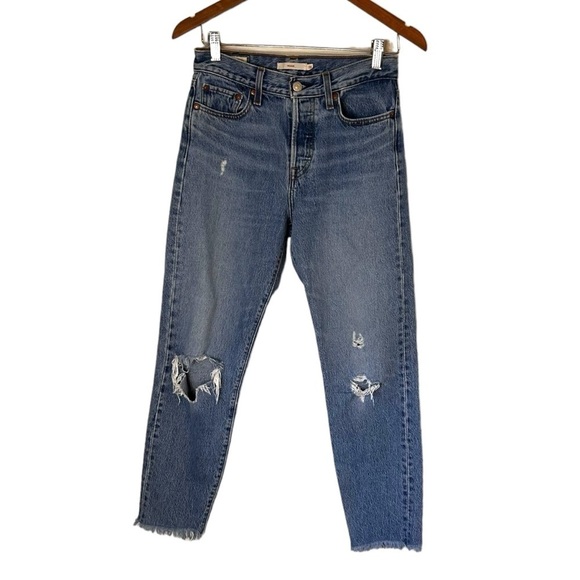 Levi's Women's Wedgie Fit Ankle Jeans - Picture 4 of 14